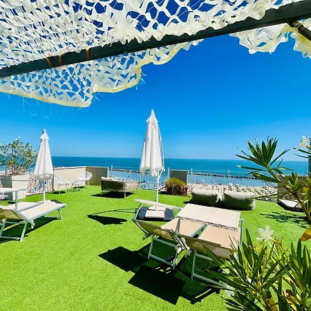 Frontemare Hotel apartamentowy 2*