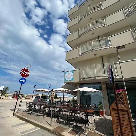 Hotel apartamentowy Frontemare Rimini