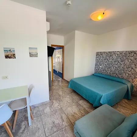 Hotel apartamentowy Frontemare
