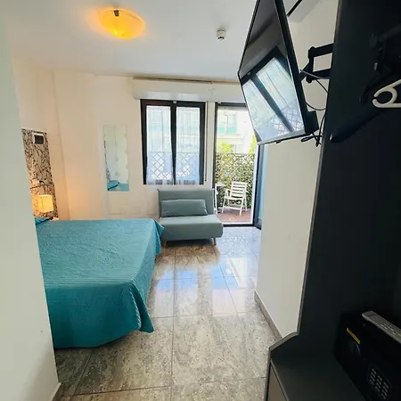 Hotel apartamentowy Frontemare 2*