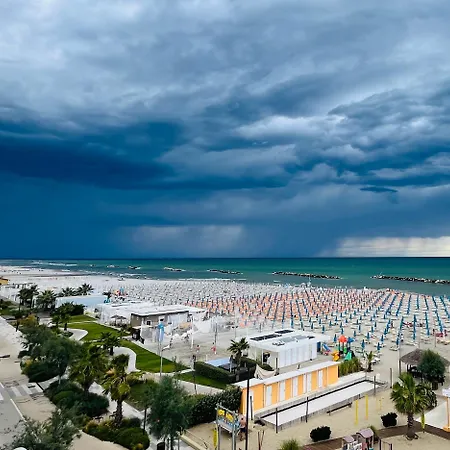 Apartmanhotel Frontemare 2*